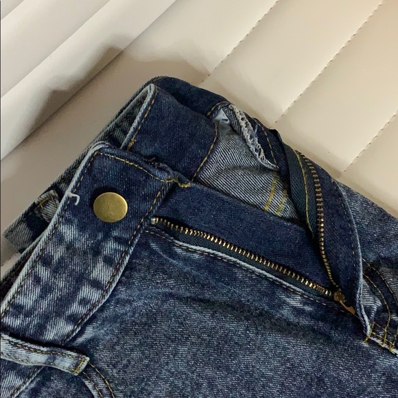 Ripped dark wash jean shorts - Picture 4 of 4